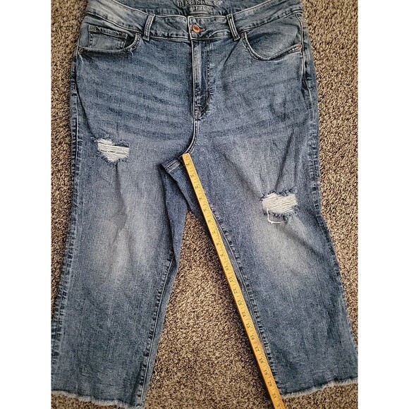 Maurices Womens Plus Size 20W Raw Hem Stretch Jeans Distressed - Picture 4 of 9